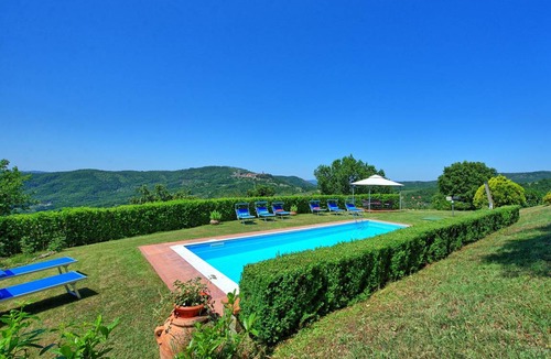 Civitella in Val di Chiana Villa | 400 m² Villa ∙ 4 bedrooms ∙ 9 guests
