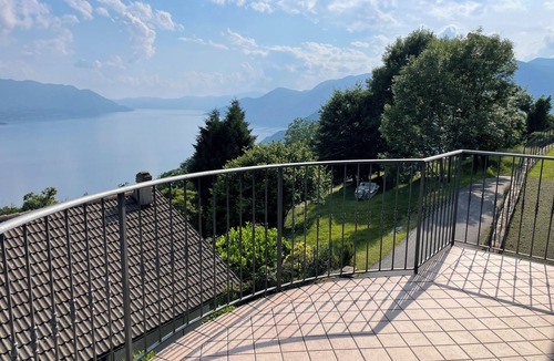Campagnano di Roma House | Cà Sulà, large detached house with garden and beautiful lake view