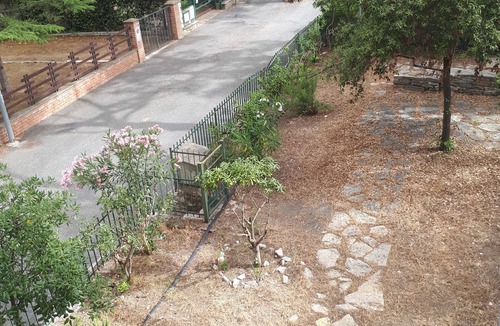 Marina di Castagneto Carducci Apartment | Apartment with veranda and garden just 300 meters from the sea