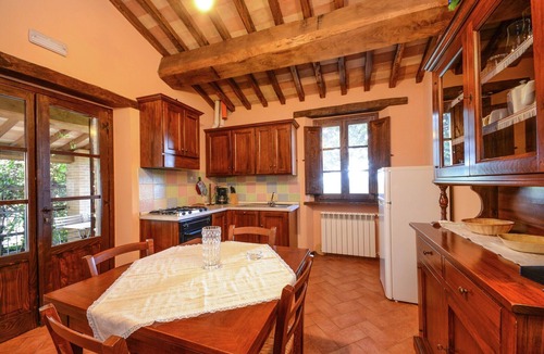 Monte Santa Maria Tiberina House | Holiday Home Monte with Pool and Forest Trails
