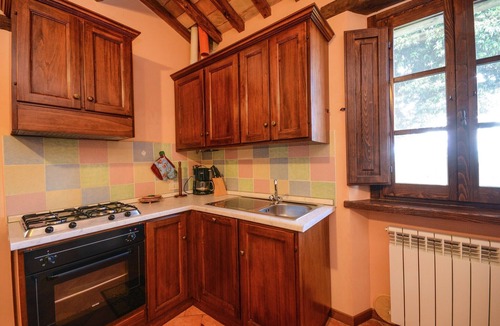 Monte Santa Maria Tiberina House | Holiday Home Monte with Pool and Forest Trails