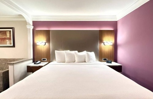 Inglewood Hotel | Jetsetter's Delight | Spacious Stay w/Pool Near Top LA Destinations