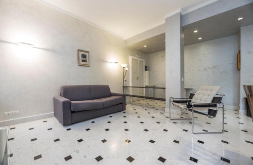 Albaro Apartment | JOIVY Spacious 2-bedroom flat with Parking and Balcony