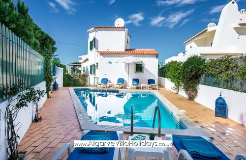 Castelo Villa | Julieta - Villa walking distances to São Lourenço beach and private pool