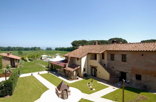 Castiglione del Lago Apartment | Junior Suite by Interhome