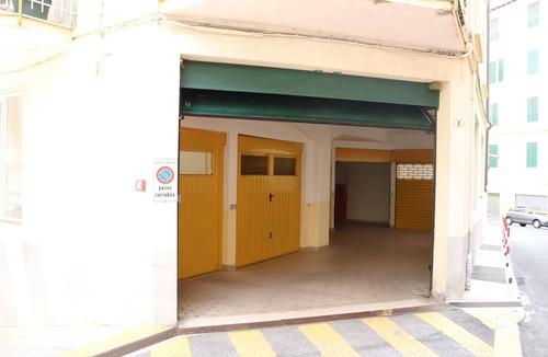 Sanremo Centre Apartment | kaDevi Holiday home -full center, private garage and bikes