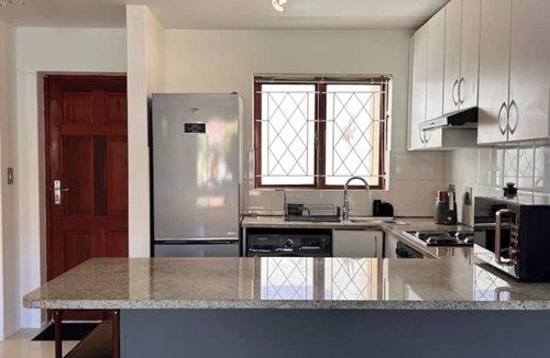 Kalk Bay Apartment | Kalk Bay Secure Seaside Apartment