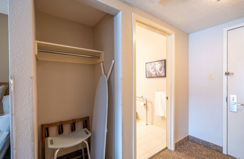 Pomona Hotel | Kellogg West Conference Center and Hotel