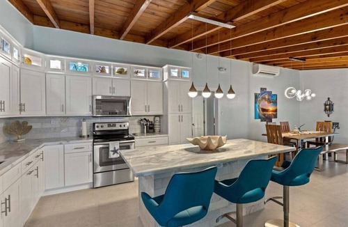 Coury House | Keys Dream~ 37' Dock, Kayaks, Beach Club Included!