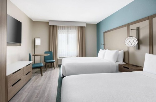 Marathon Hotel | Keys Vacation Starts Here! Three Amazing Units, Free Breakfast, Outdoor Pool