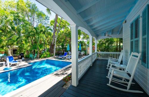 Old Town House | KW49 Papa's Hideaway