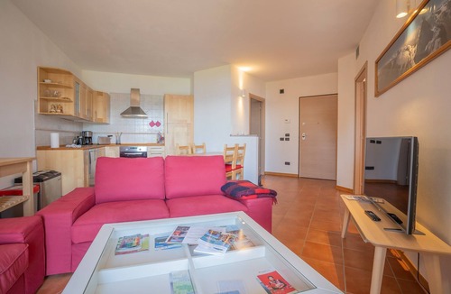 Pella Apartment | L'AIRONE flat whit pool and lake view