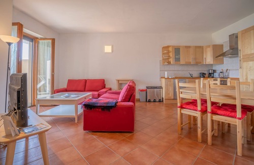 Pella Apartment | L'AIRONE flat whit pool and lake view