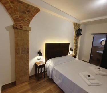 Castiglione d'Orcia Hotel | L'Alberghetto Le Dimore Di Contrasti