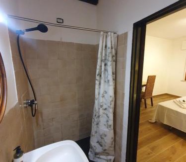 Castiglione d'Orcia Hotel | L'Alberghetto Le Dimore Di Contrasti