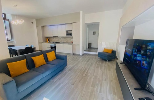 L'Aquila Apartment | L'Aquila Home - Residenza alle Porte del Centro a Piedi, Ampi Spazi