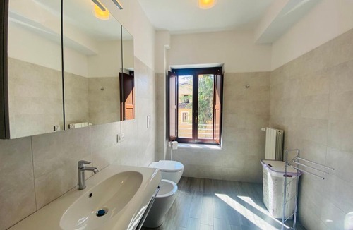 L'Aquila Apartment | L'Aquila Home - Residenza alle Porte del Centro a Piedi, Ampi Spazi
