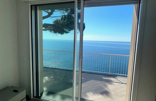 Arenzano Villa | L'Ile d'Azur - Three Bedroom Villa, Sleeps 6