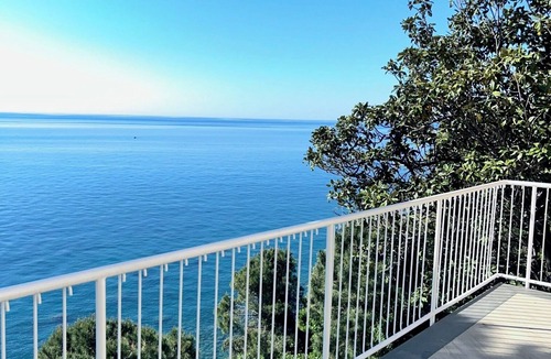 Arenzano Villa | L'Ile d'Azur - Three Bedroom Villa, Sleeps 6