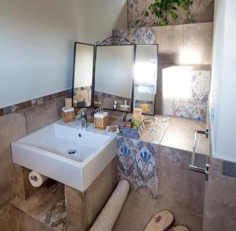 Guzman House | L'ORTIGIANO