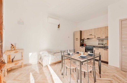 Ricco del Golfo Apartment | La Corte dei ValEmi is a complex of 4 apartments located in Riccò del Golfo, in a peaceful area surrounded by greenery. It is ideal for those looking to relax away from the crowds while staying within a short distance of La Spezia and the Cinque Terre.