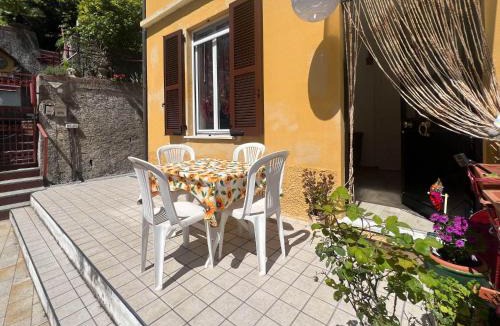 Varazze Apartment | La casa Azul