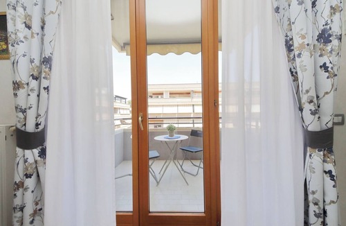Zona IX Acqua Vergine Apartment | La casa di Vittoria by Domus&Dimore