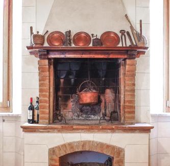 Fabriano Villa | La Casa in Collamato Villa for 9 Park in the hill