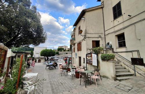 Toffia Apartment | La Casa in Piazza