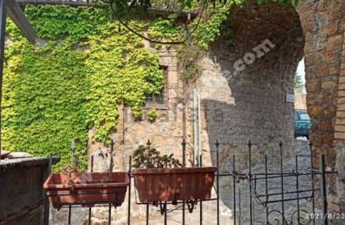 Celleno House | La Casa sul Ponte Nell'antico Borgo di Celleno