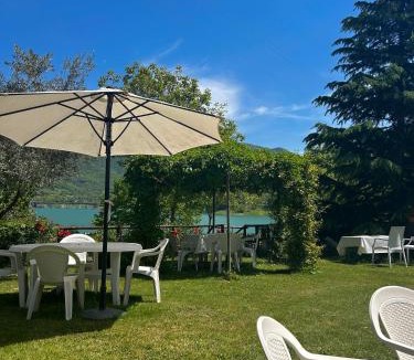 Colle di Tora Bed & Breakfast | La Casetta sul Lago