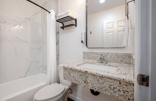 Harbor Hotel | La Casita Inn
