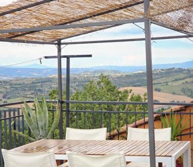 Giove Apartment | La dolce vita - 10 min da A1 autostrada, terrazza sul tramonto , vista panoramica sulle colline