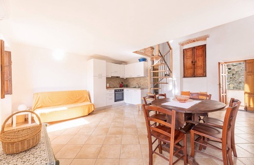 Marciana Apartment | La Fortezza with attention to detail with a splendid view of Marciana