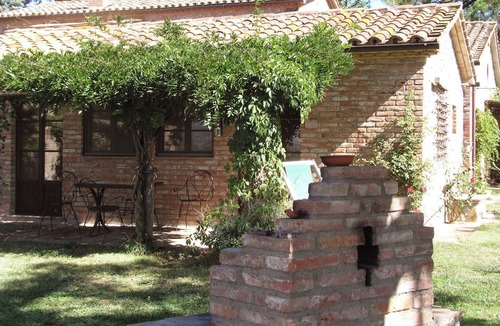 Monteleone d'Orvieto Apartment | La Limonaia in Farmhouse Borgo Santa Maria