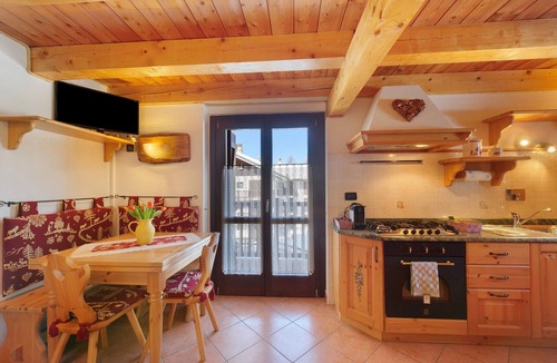 Saint-Vincent Apartment | La Maison De Marguerite Apartment with Mountain View, Garden and Balcony