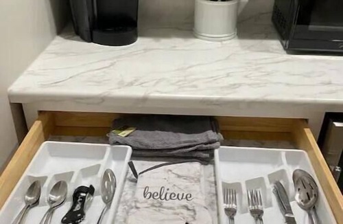 West Athens House | LA Modern Guesthouse/Near LAX/SoFi/Free Parking
