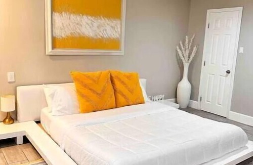 West Athens House | LA Modern Guesthouse/Near LAX/SoFi/Free Parking