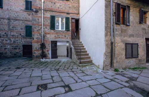 Abbadia San Salvatore Apartment | La Palazzinetta