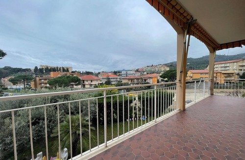Pietra Ligure Apartment | La Pietra sul Mare Flat with Terrace, Pietra Ligure, Italy