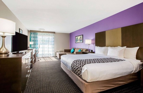 Pomona Hotel | La Quinta Inn & Suites by Wyndham Pomona