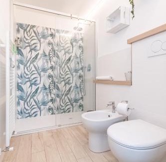 Varazze House | La Roccia Fiorita Appartamento con giardino e Jacuzzi