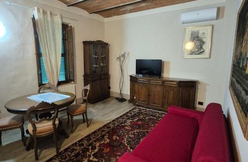 Palazzone Apartment | La Rosa Rossa