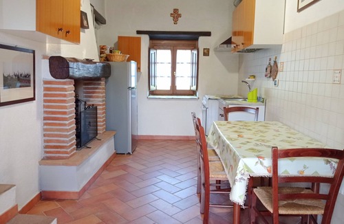 Pieve di Chio Apartment | La Rosa Wohnung by Interhome