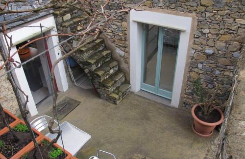 Colletta House | La Scala Sleeps 4 with Mountain Views