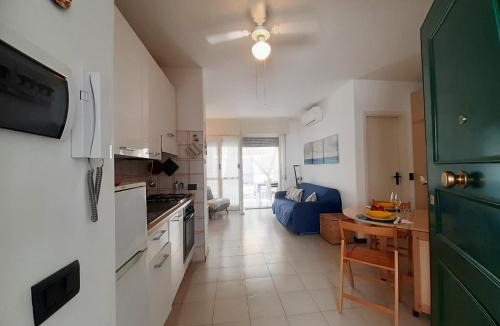 Cavi Apartment | La terrazza tra il Mare e gli Ulivi by Holiday World