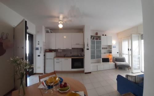 Cavi Apartment | La terrazza tra il Mare e gli Ulivi by Holiday World