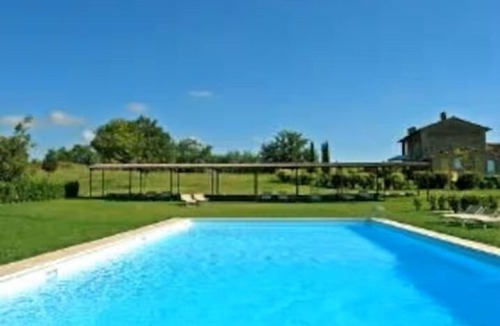 San Macario In Monte Apartment | La terrazzina nel borgo: historic tuscan mansion with pool