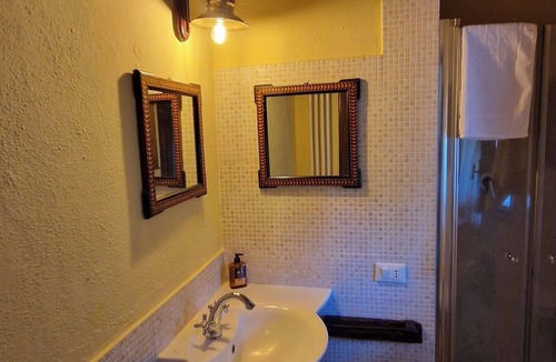 Allumiere Apartment | La Terza - Superior Triple Room - Organic Garden View