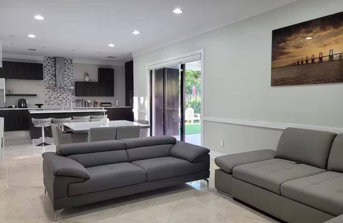 Homestead Villa | La Villa Cutler Bay